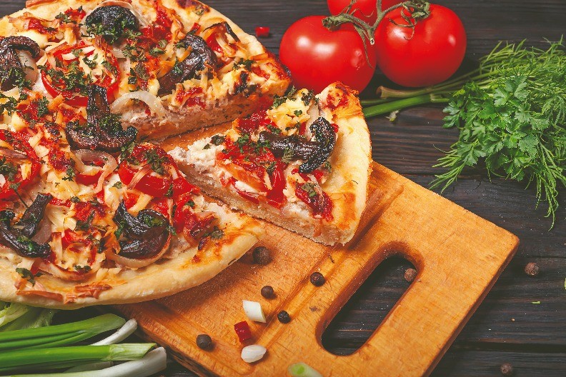 RECEPT ALEKSANDRE PRIJOVIĆ ZA DOMAĆU PICU ZALUDEO MREŽE I dupla mera je malo